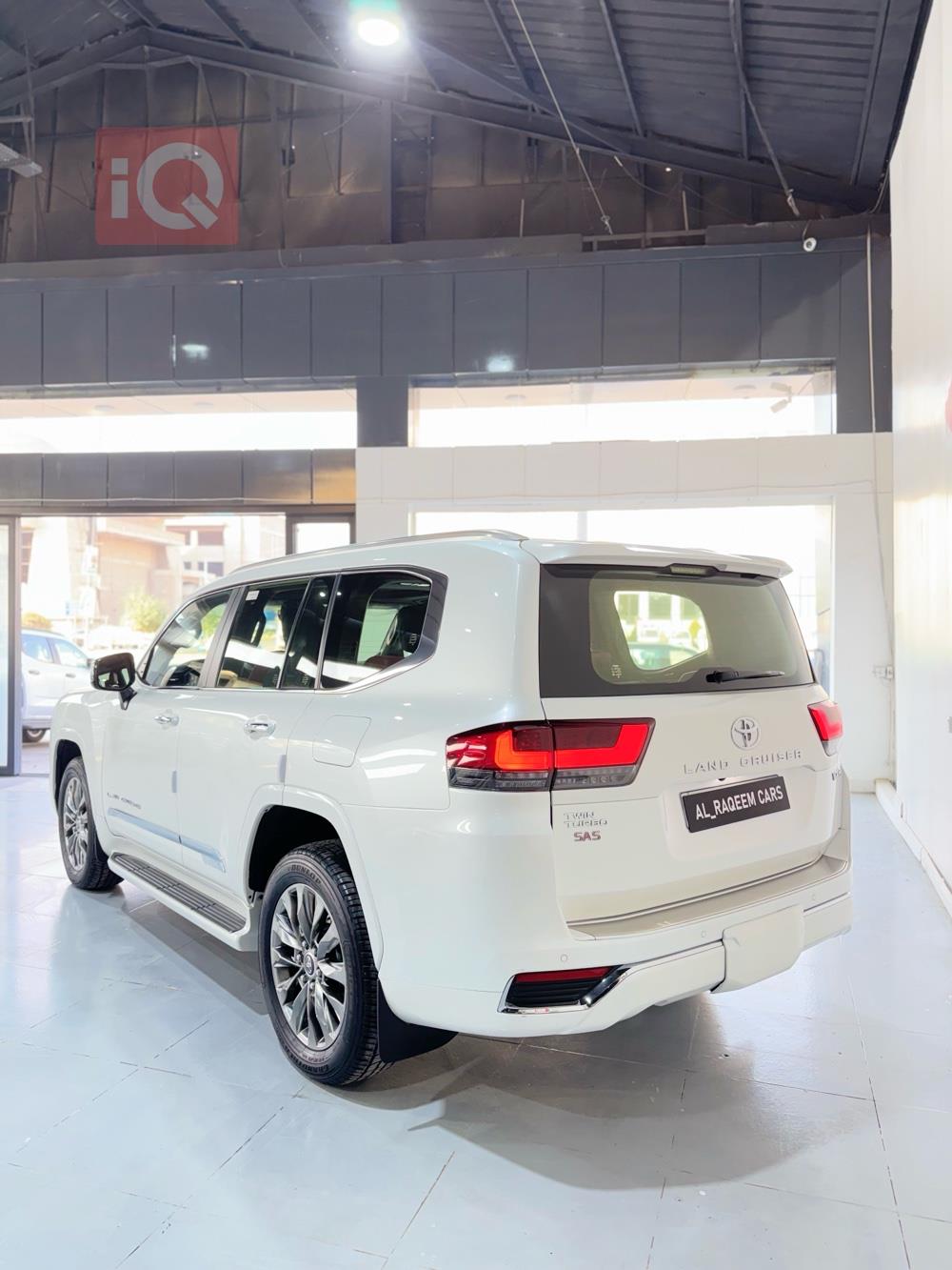 تۆیۆتا لاند کروزەر